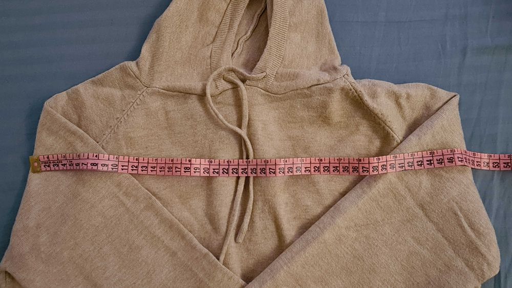 Женские худи, пуловеры, свитера с капюшоном