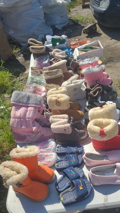 Pantofi la lot preț 220lei toti