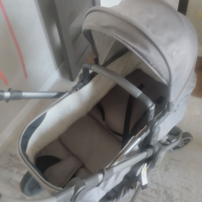 Коляска для младенцев