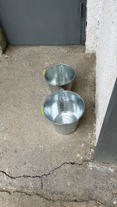 Ведро железное хорошее