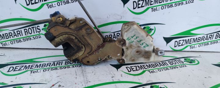 Broasca usa fata stanga Nissan Terrano R20