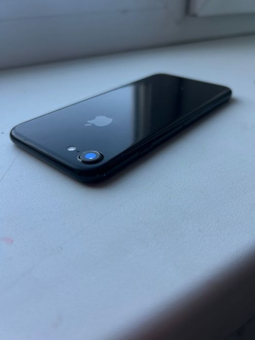 Продам айфон 7 (128)