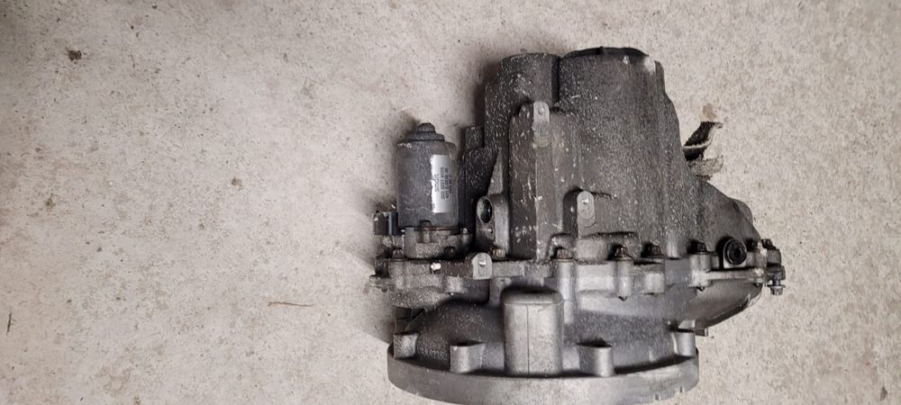 Cutie semiautomata motor 700