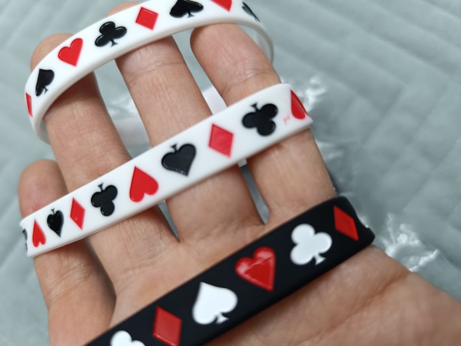 Красивые силиконовые браслеты