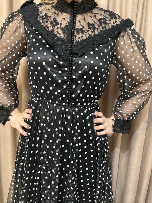 Продам новые платья