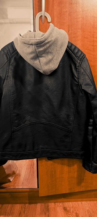 Кожено яке с качулка - детско