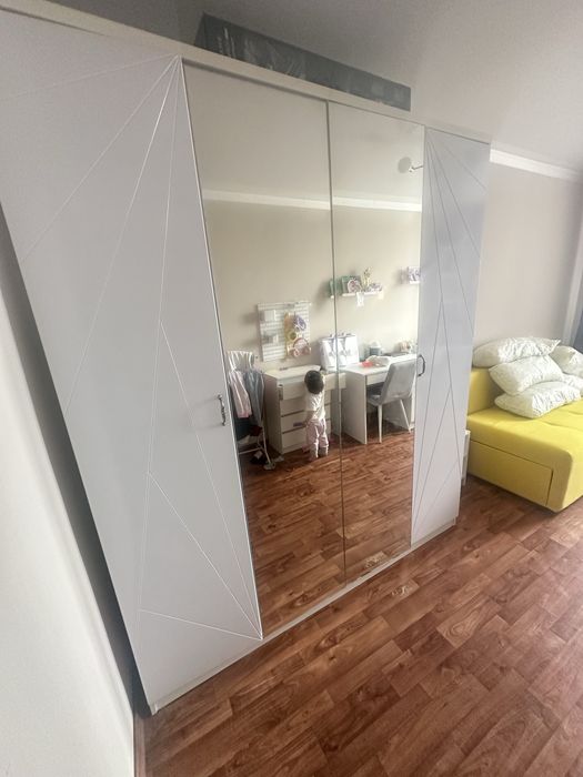 Продам шкаф белого цвета