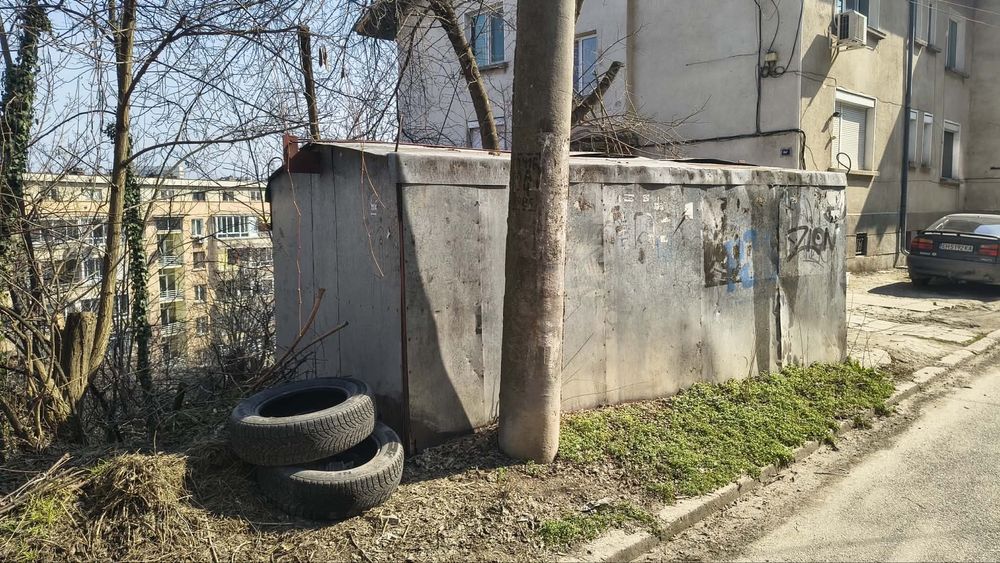 Продава се Гараж / Паркомясто в Плевен, Сторгозия - 14 кв.м за 73 €/кв.м - Снимка #2