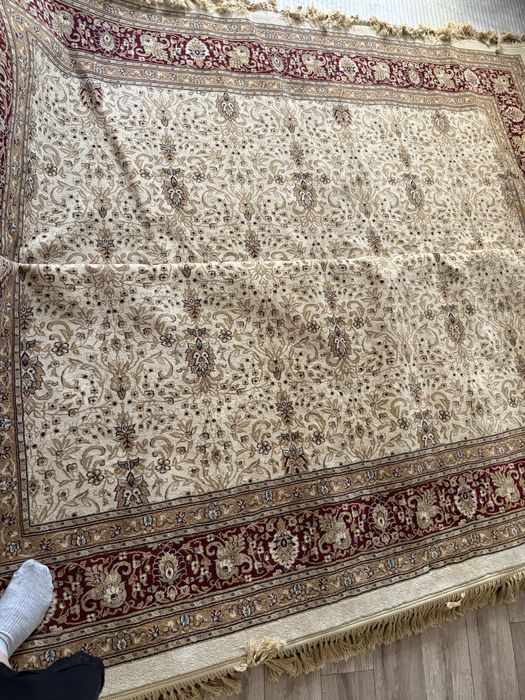 Продаю шелковые ковры.