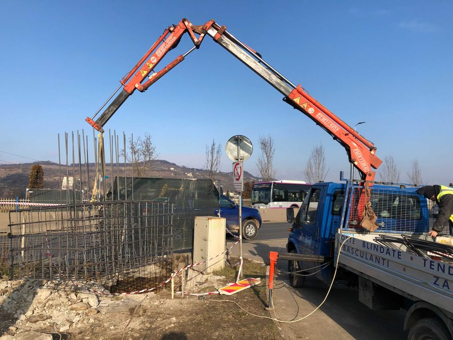 Vand Ford Transit 2.4 d an 2001 cu macara de 7 m