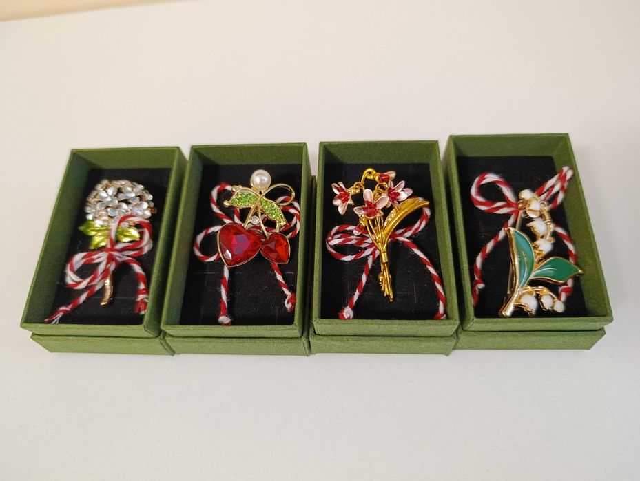 Последни бройки Мартеница брошка в кутия – готов подарък за 1 и 8 март