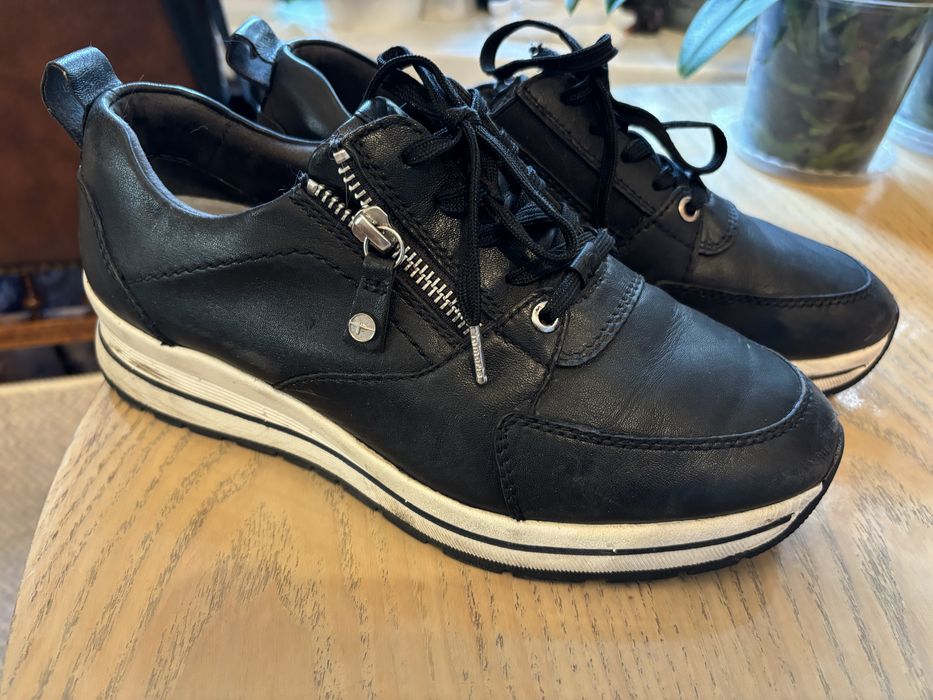Продам кроссовки  Tamaris, 38 р