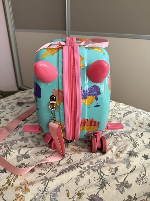 Valiza gen Trunki