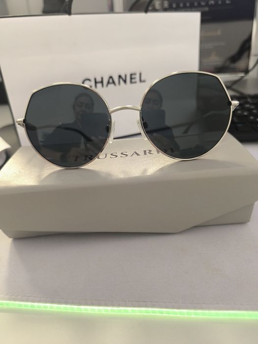 Очки солнцезащитные НОВЫЕ Trussardi.