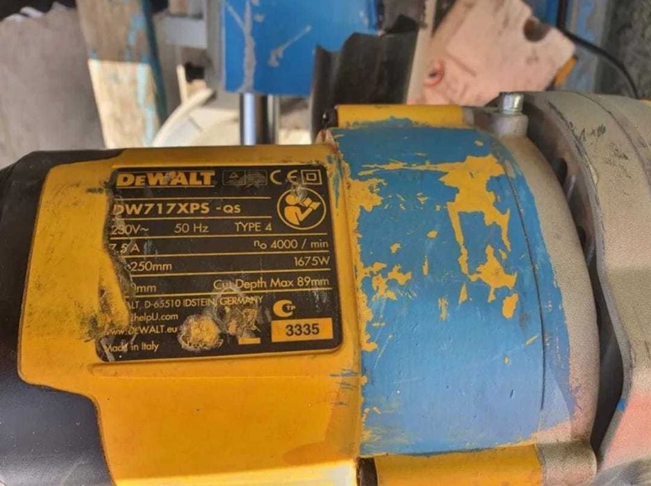 Fierastrau stationar dewalt