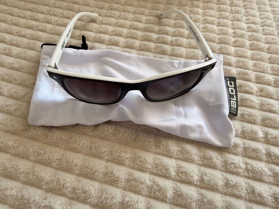 Детски слънчеви очила BLOC Junior Wafer J500