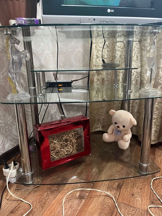 Продам подставку и телевизор