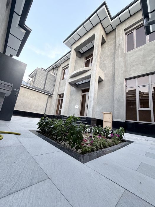 Nazarbek da 2 sotihli tayyor sifatli bitgan uchaska srochno sotiladi