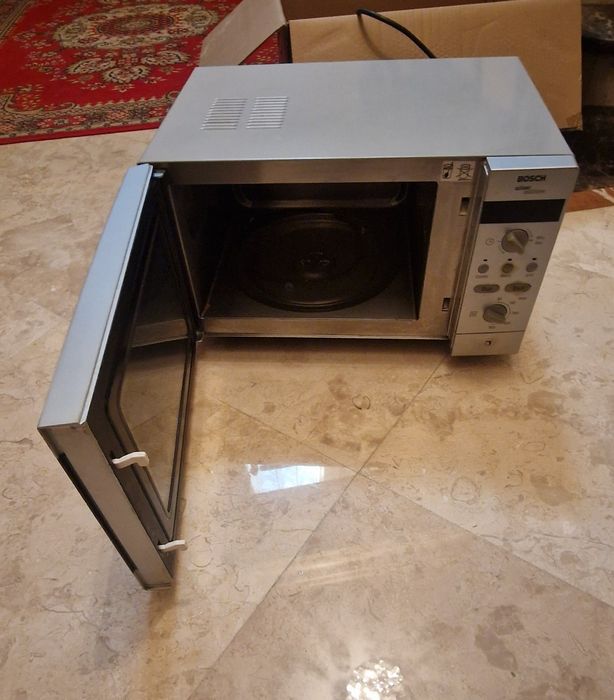 микроволновая печь Bosch Silver Edition с