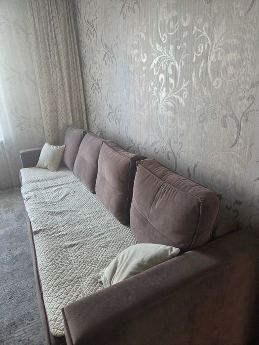 Продам диван для гостинной