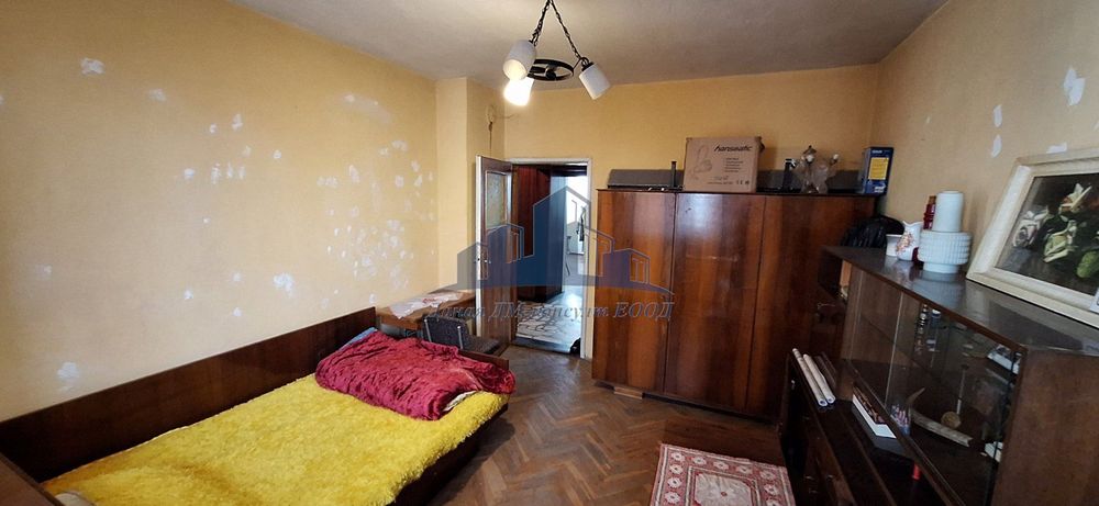 Продава се Многостаен апартамент в Шумен, Военно училище - 110 кв.м за 1159 €/кв.м - Снимка #4