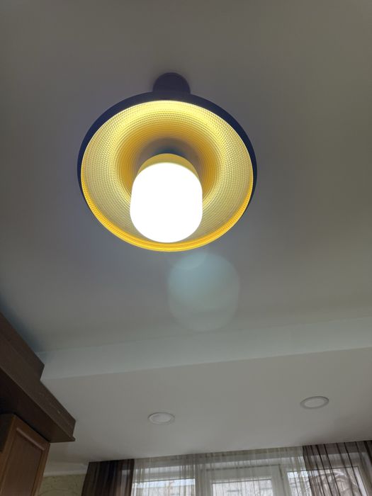 Однорожковая люстра-плафон