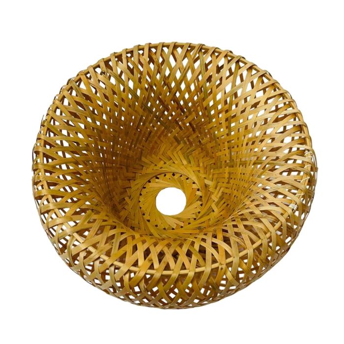 Люстра из ротанга