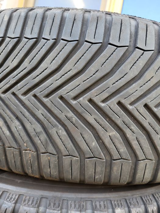 4 бр всесезонни 235/50/19 Michelin