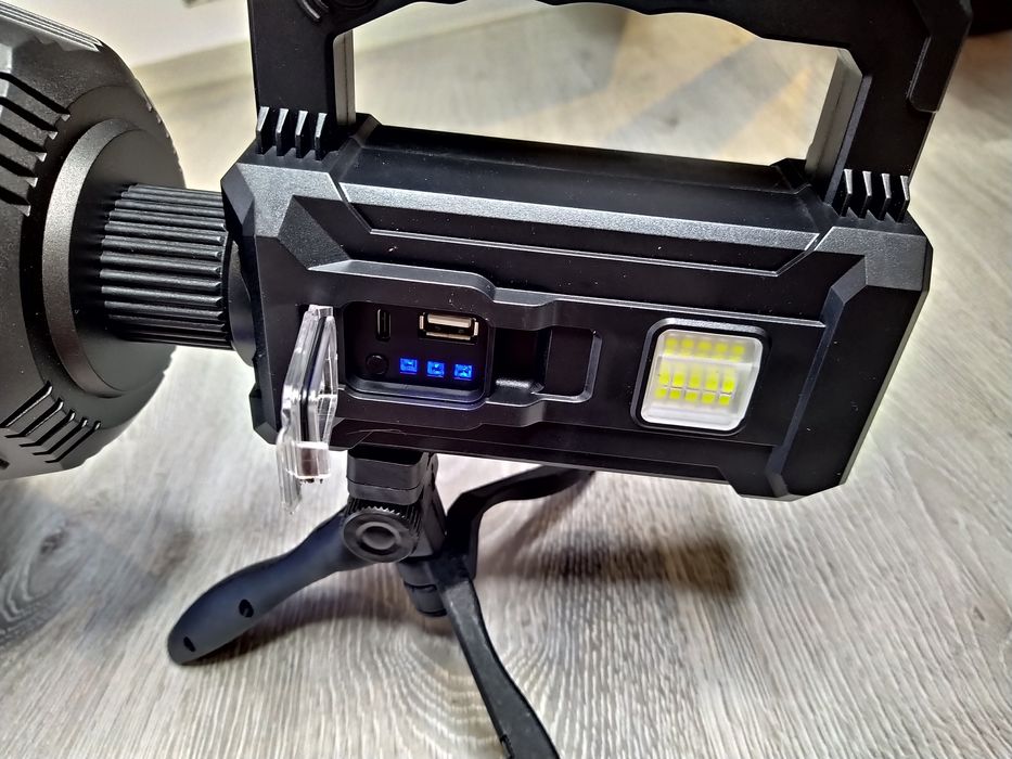 Lanterna W5111 LED XHP90.3-OC cu Trepied, Reflector Mare 20 cm