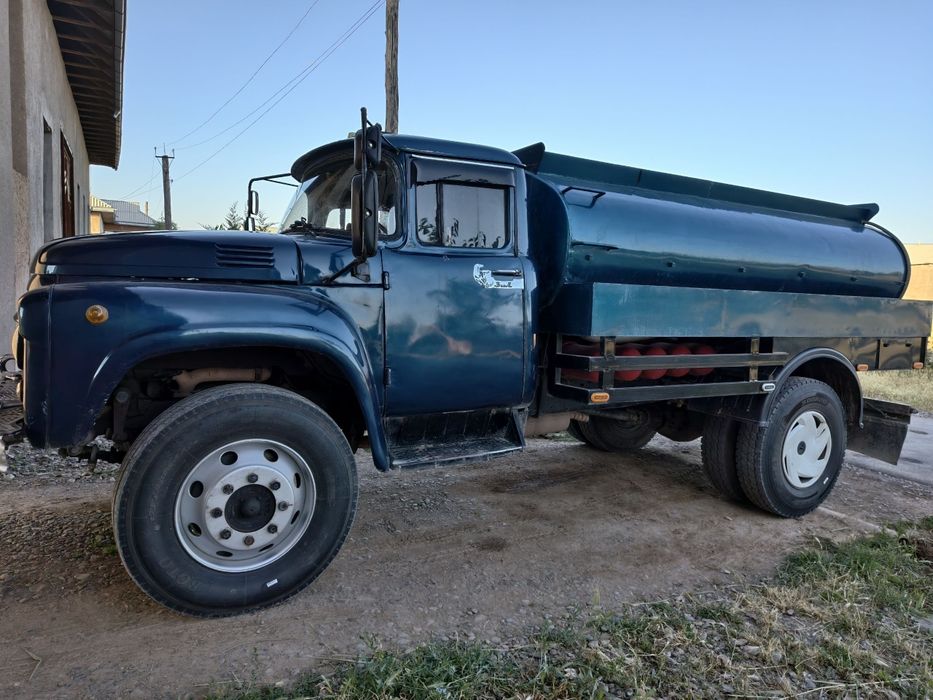 Zil 130 Vodavoz sotiladi. 1984 yil. Narxi telda kelishiladi