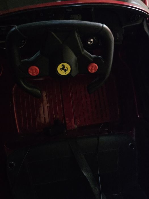 Продам Ferrari Машинка для детей