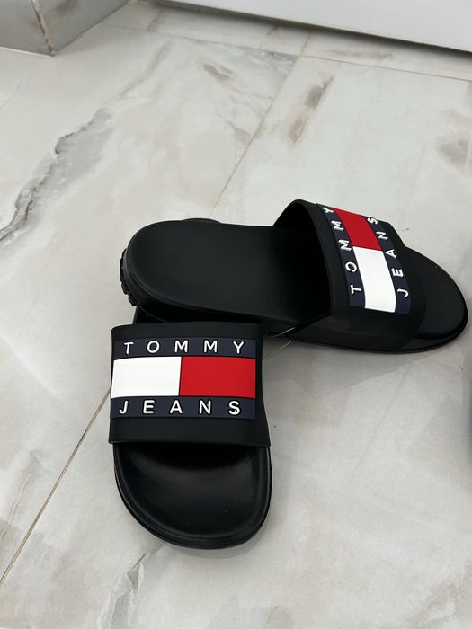 Slapi unisex Tommy