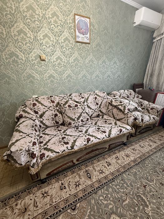 Продам диван в гостиную