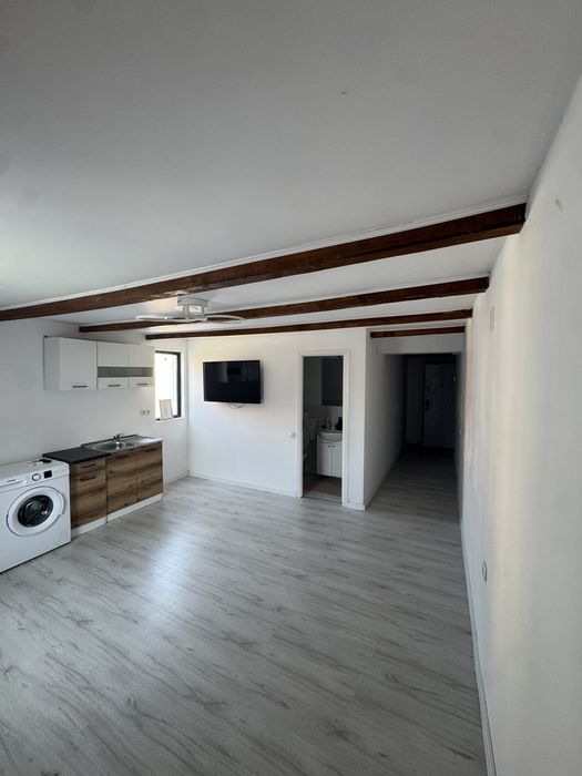 5 spatii comerciale/ Rusidava