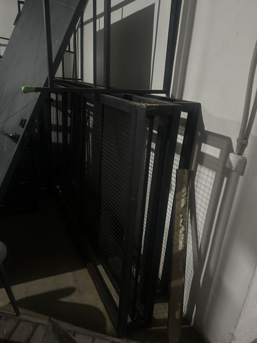 Продается перегородки полки железные