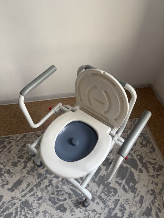 Стул туалет для пожилых/инвалидов