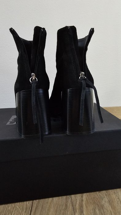 Botine Zara piele intoarsa marimea 38