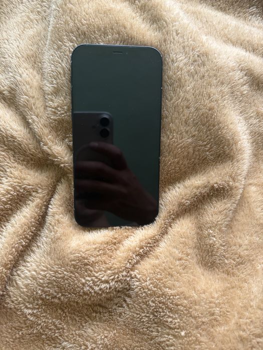 продам iphone 12
