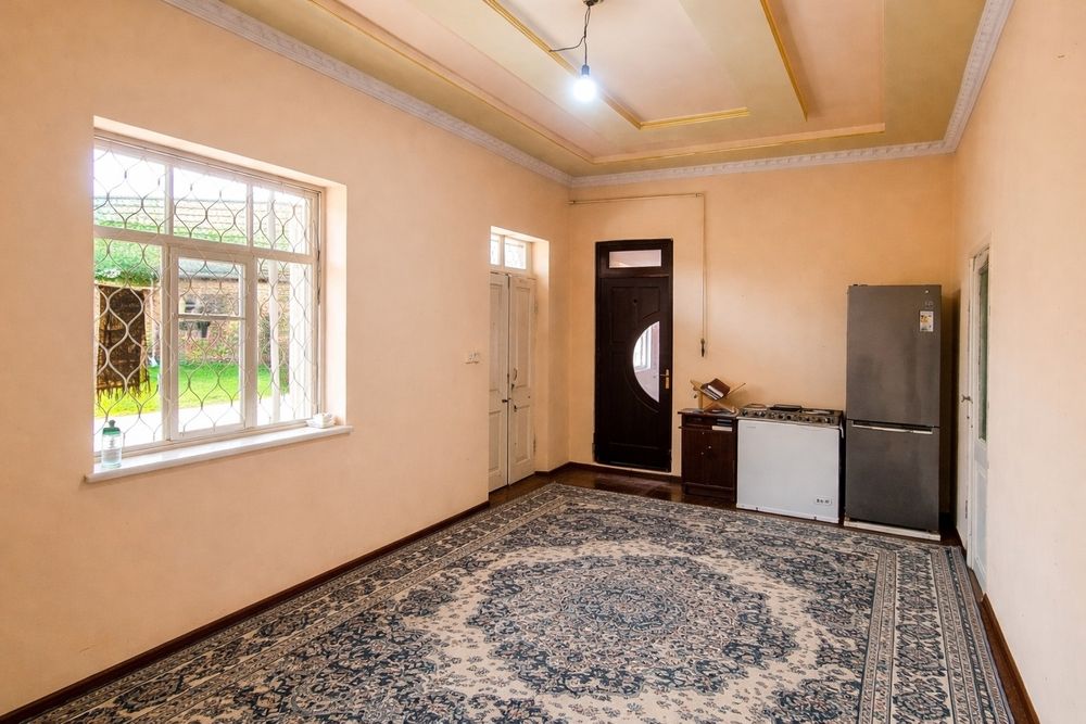 12sotxli xovlining yarimi sotiladi. Srochniy sotiladi