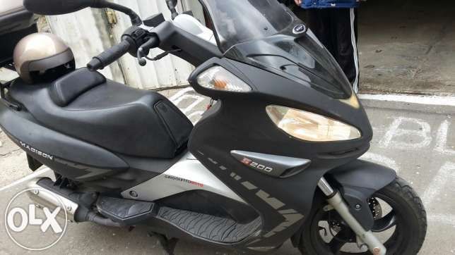 Vând Malaguti Madison 200cc