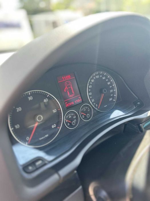 Продавам VW Golf 1,9 2008 г.