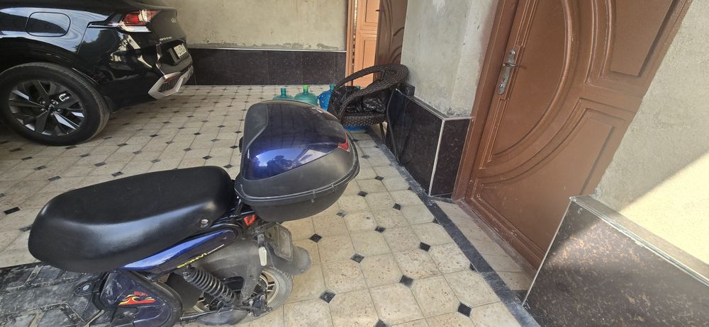 Scuter sotiladi aybi yoq xozir olganga tekis qlib beramn aksiya...