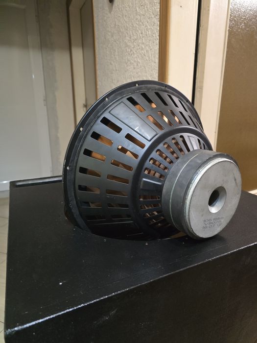 Klipsch 16" 800-1600w субуфер бас каса