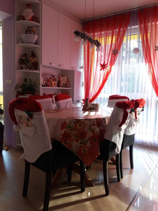 перфектни  столове за трапезария  4 
бр. 1250лв.