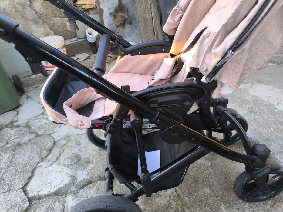 Бебешка количка с два коша