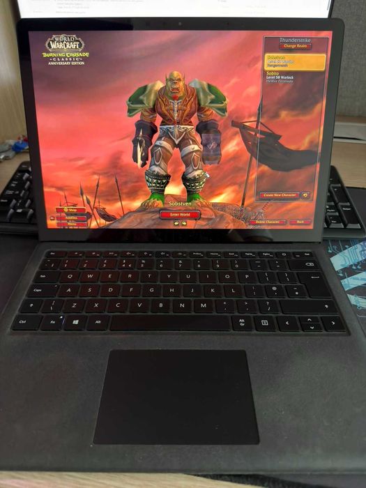 Microsoft Surface Laptop 2 i5-8250U 1.6 GHz (1.80 GHz), 8GB RAM, Windows 11 Home