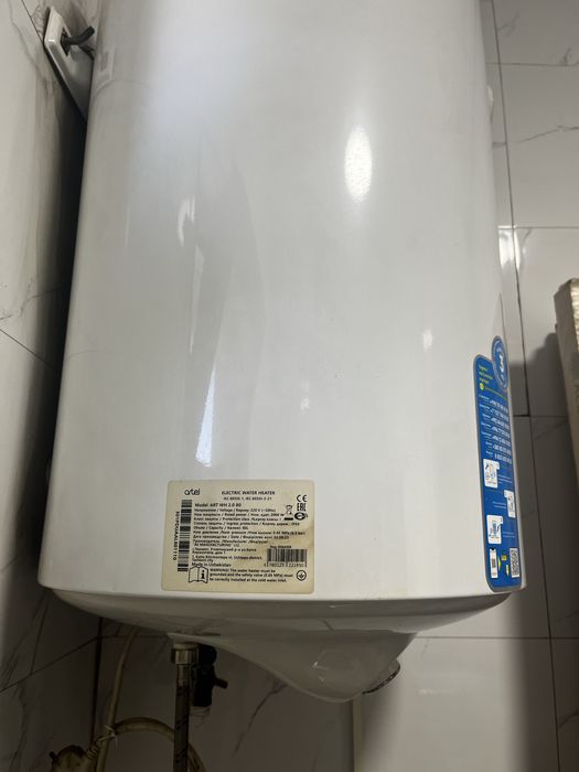 Продам аристон.Artel