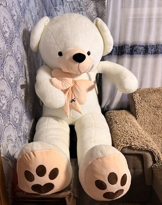 Продам белого мягкого медведя