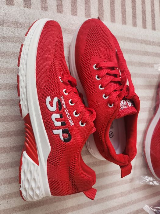 Нови мъжки маратонки