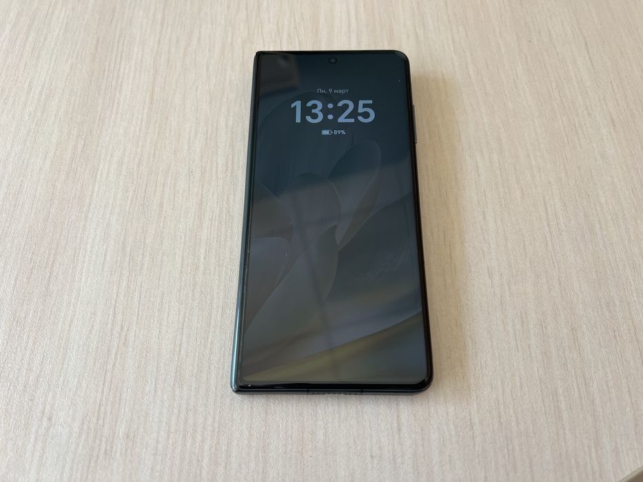 Продавам Honor Magic VS3 512/12GB